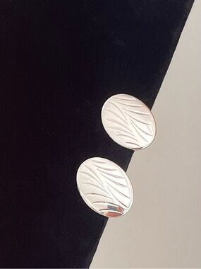 Vintage Sarah Coventry Silver Oval Clip-On Earrings